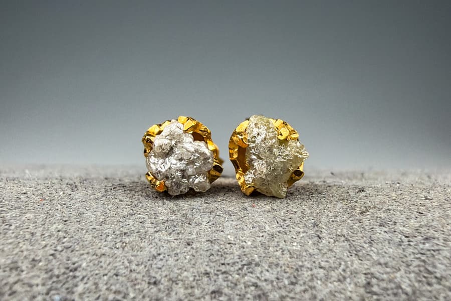 Silber Ohrstecker mit Roh Diamant, vergoldet